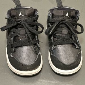 Black toddler Jordan’s size 5